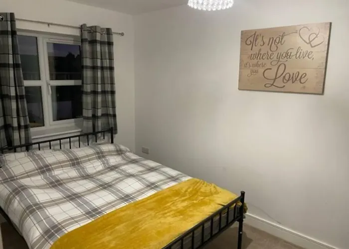 Immaculate House In Doncaster 2