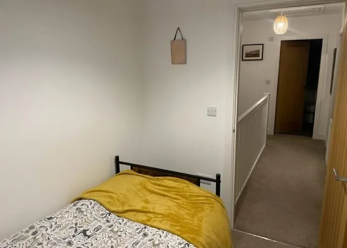 Immaculate House In Doncaster 2