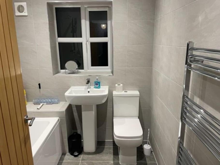 Immaculate House In 2 *