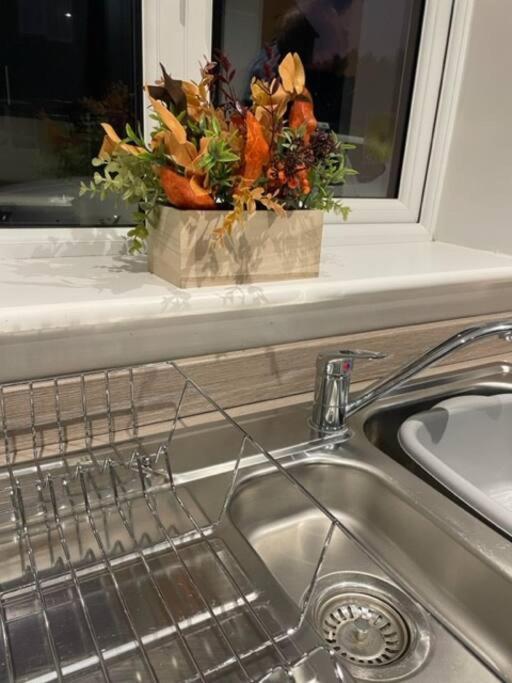 Immaculate House In 2 Holiday home